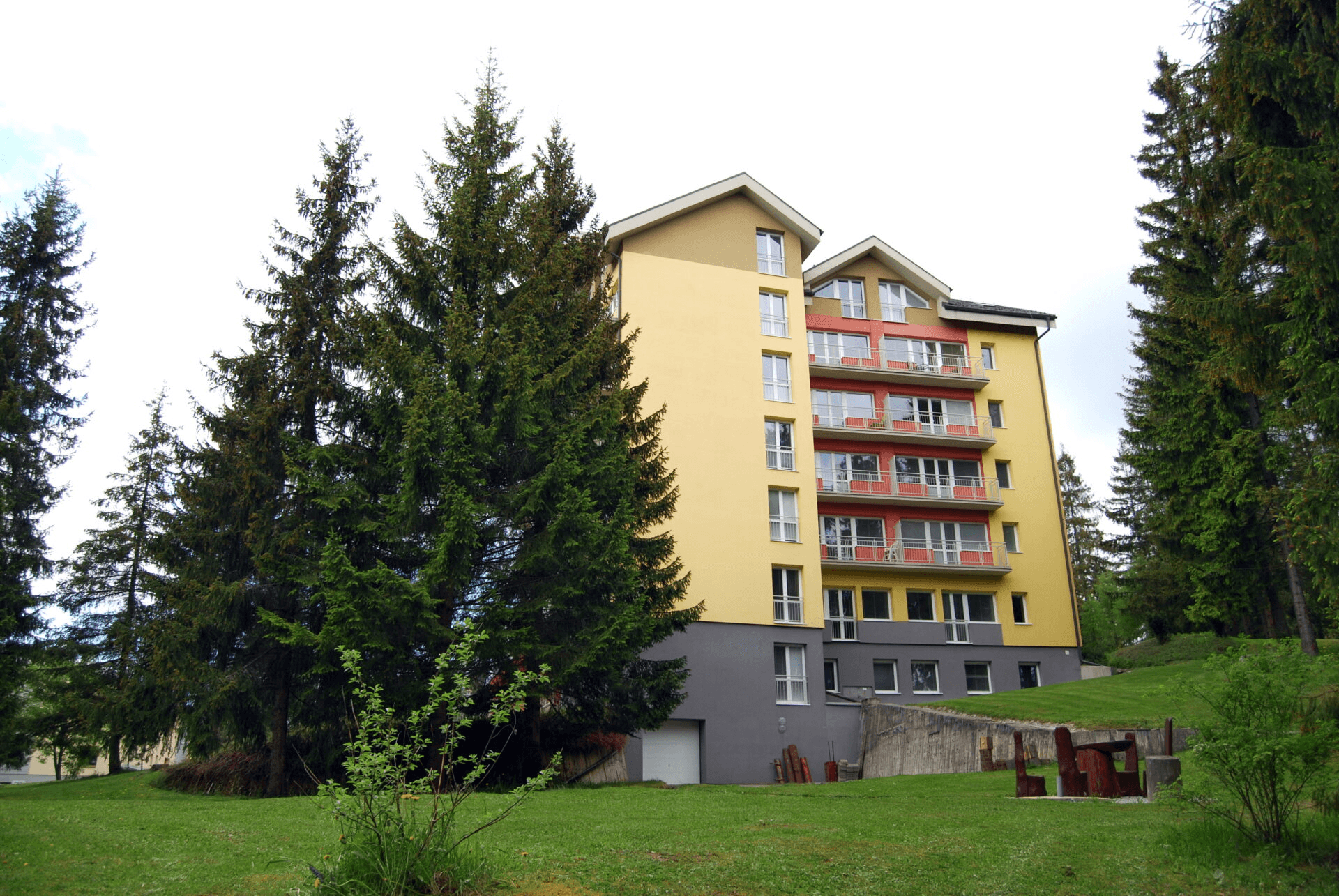 Apartments Golemstar