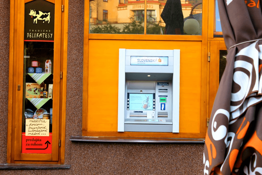 ATM SLOVENSKÁ SPORITEĽŇA Starý Smokovec