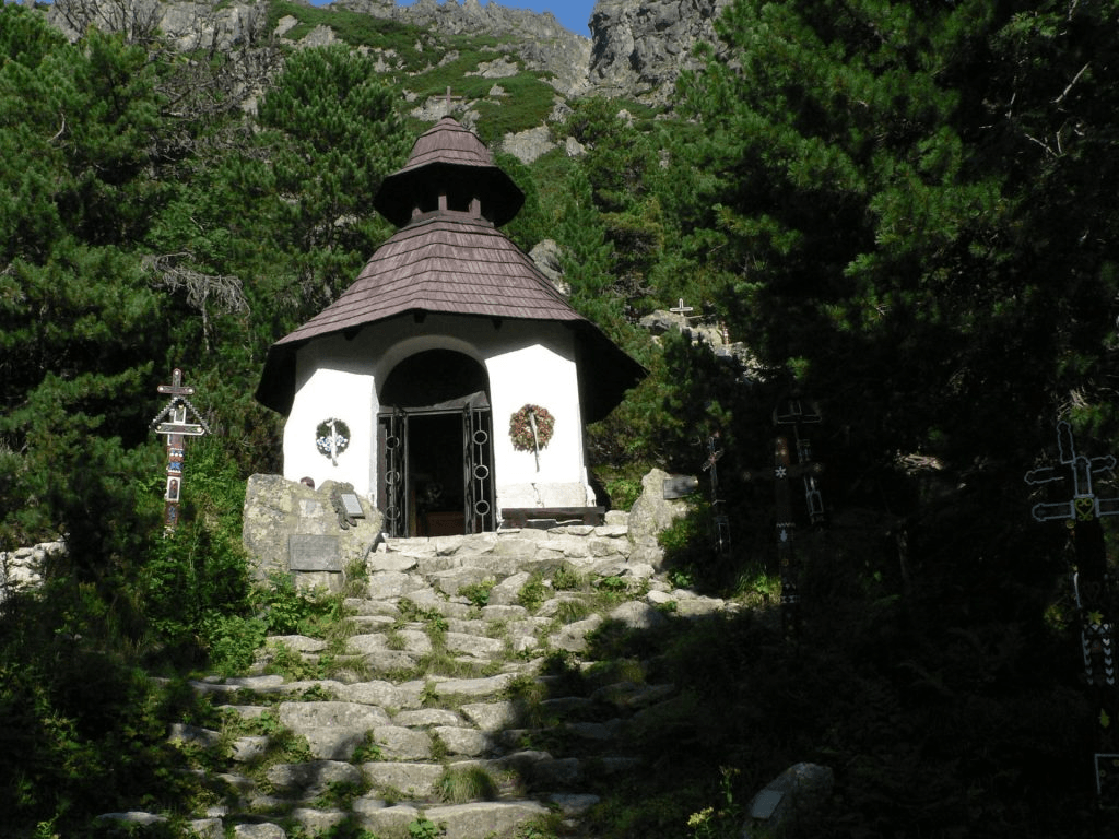 From Štrbské Pleso to Symbolic Cemetery and Popradské pleso