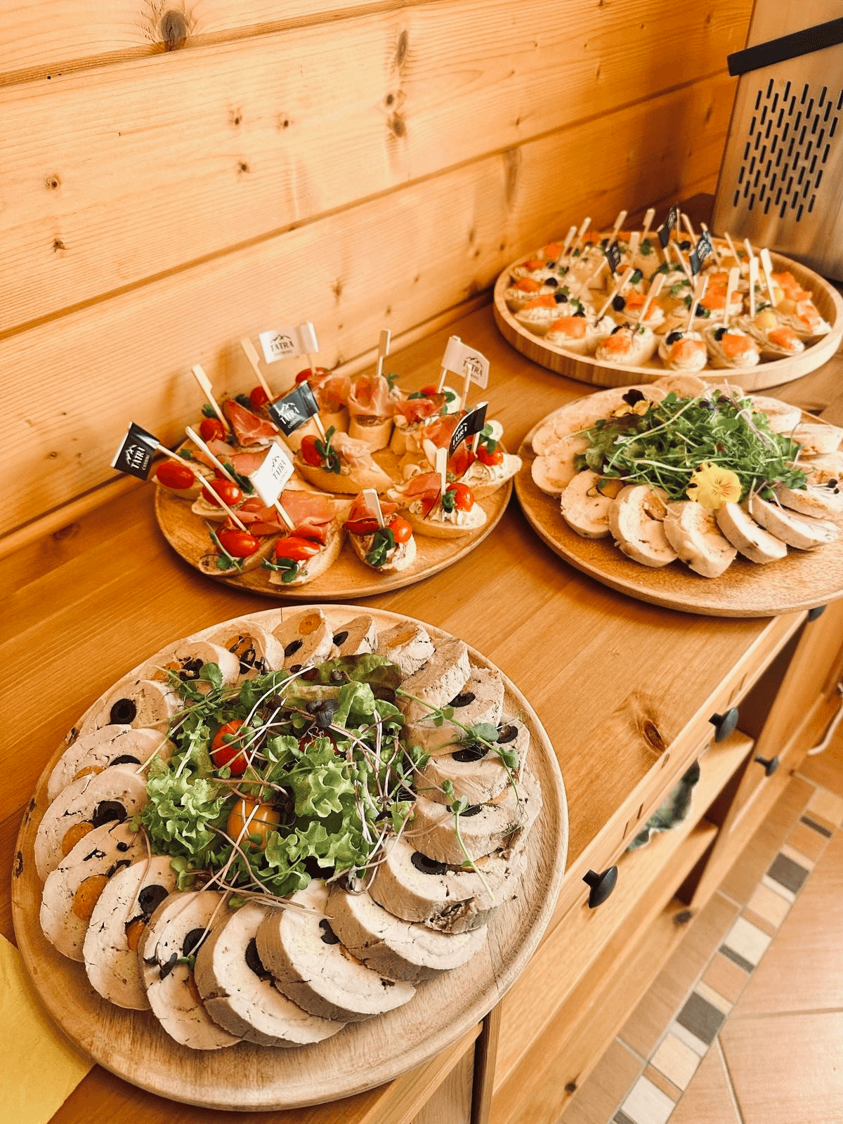 image-tatra-catering-1-1743593310643-726523004.png