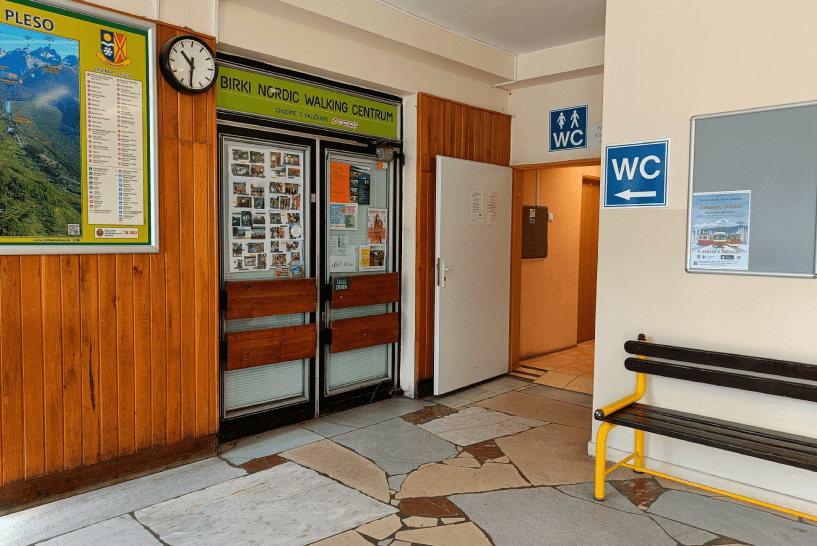 WC Štrbské Pleso train station