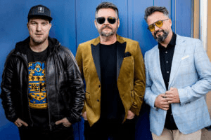 article-background-image