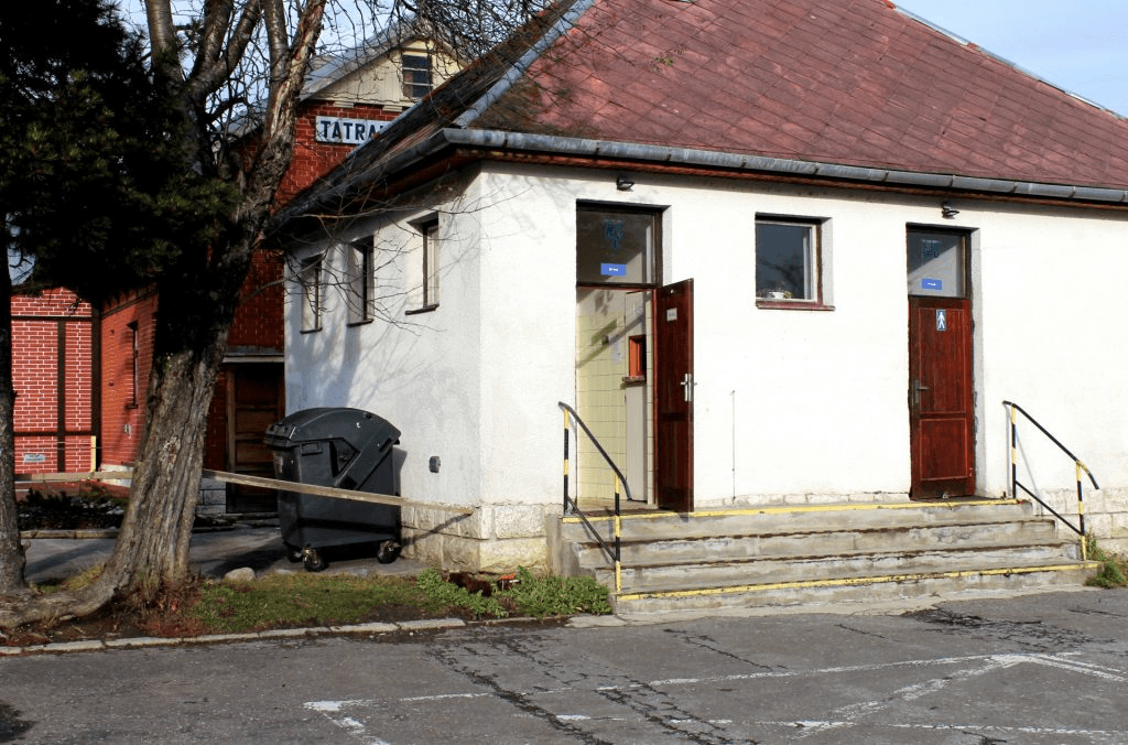 WC train station Tatranská Lomnica