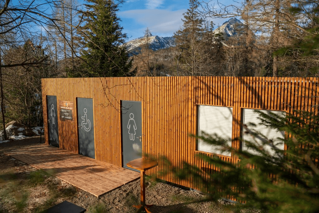 WC Štrbské Pleso - near the lake
